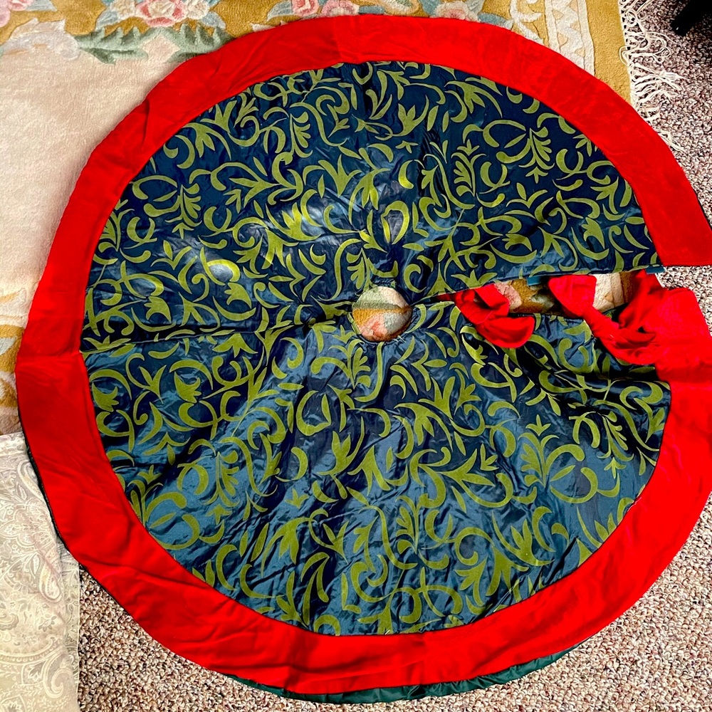 Christmas tree skirt